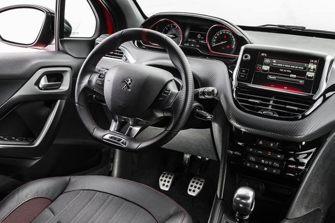Peugeot 2008 2015 - Bán Peugeot 2008 đời 2015, màu trắng, nhập khẩu, 850 triệu