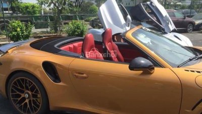 Porsche 911 2015 - Bán Porsche 911 Turbo S 2015, nhập khẩu nguyên chiếc, màu đẹp và cực độc