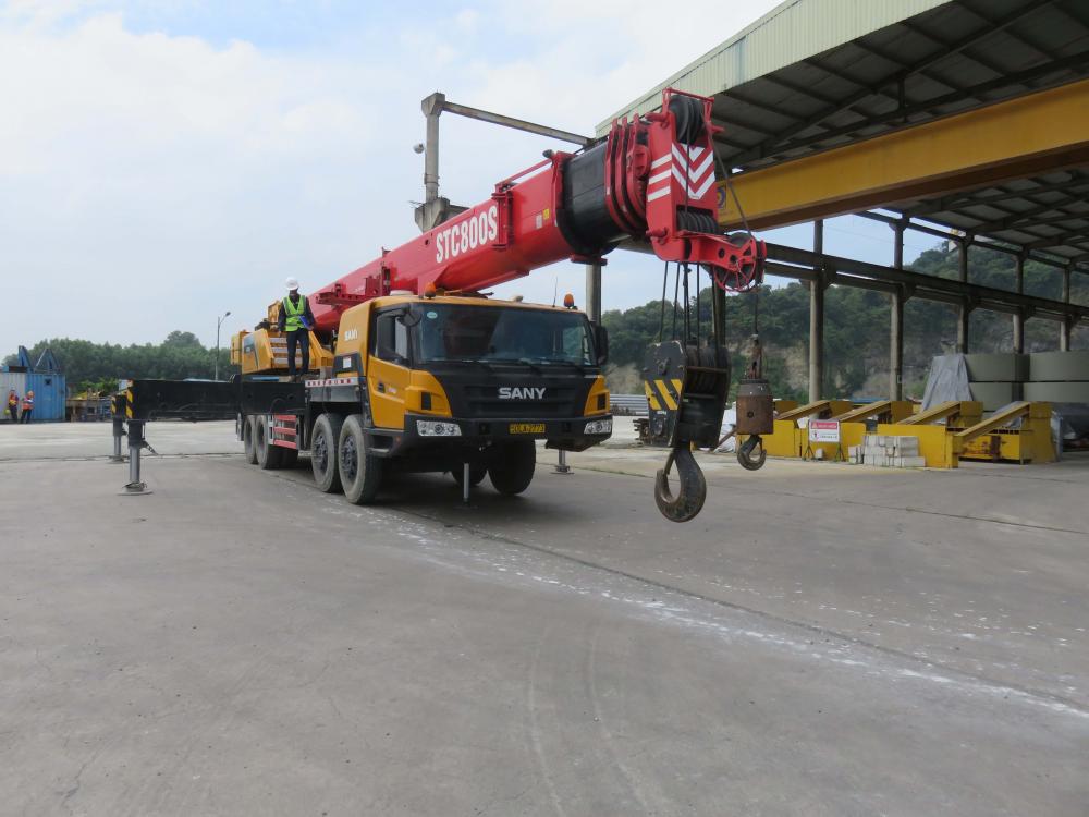 Xe chuyên dùng Xe cẩu STC800S 2016 - Cần bán xe cẩu bánh lốp Sany 80 tấn STC800S đời 2016, xe nhập nguyên chiếc