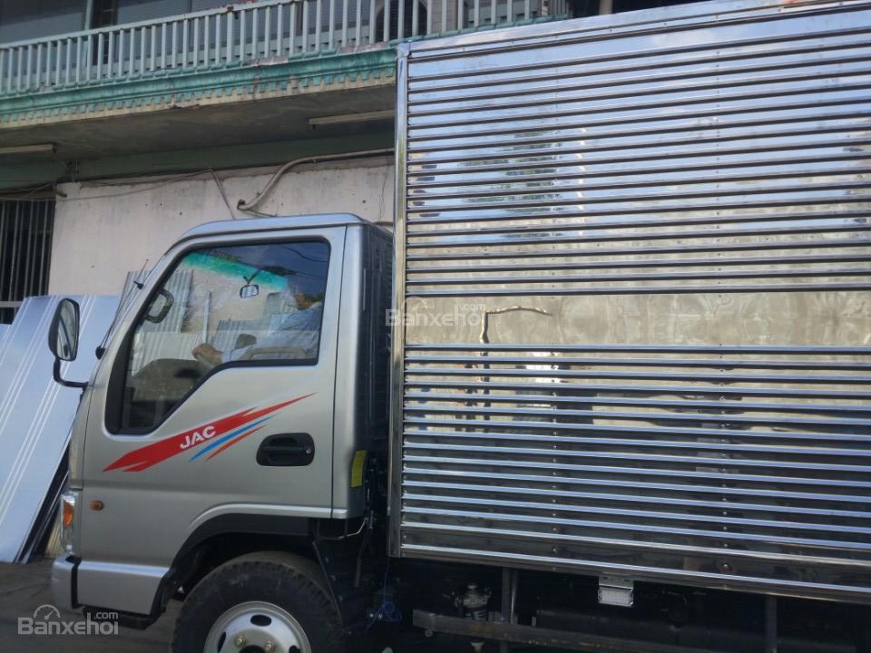 JAC HFC 1030k4 2017 - Bán xe tải JAC HFC 1030k4, thùng kín inox 3m72, hỗ trợ trả góp 90%
