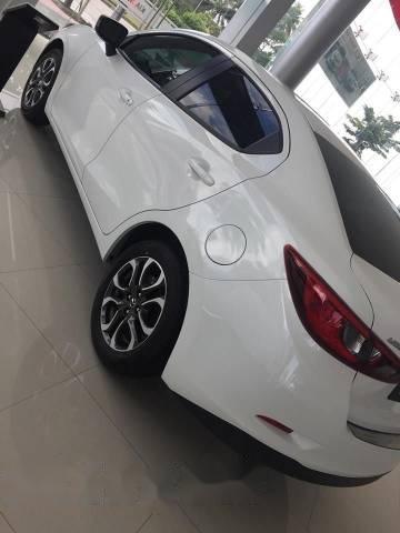 Mazda 2 2017 - Cần bán xe Mazda 2 sản xuất 2017, màu trắng