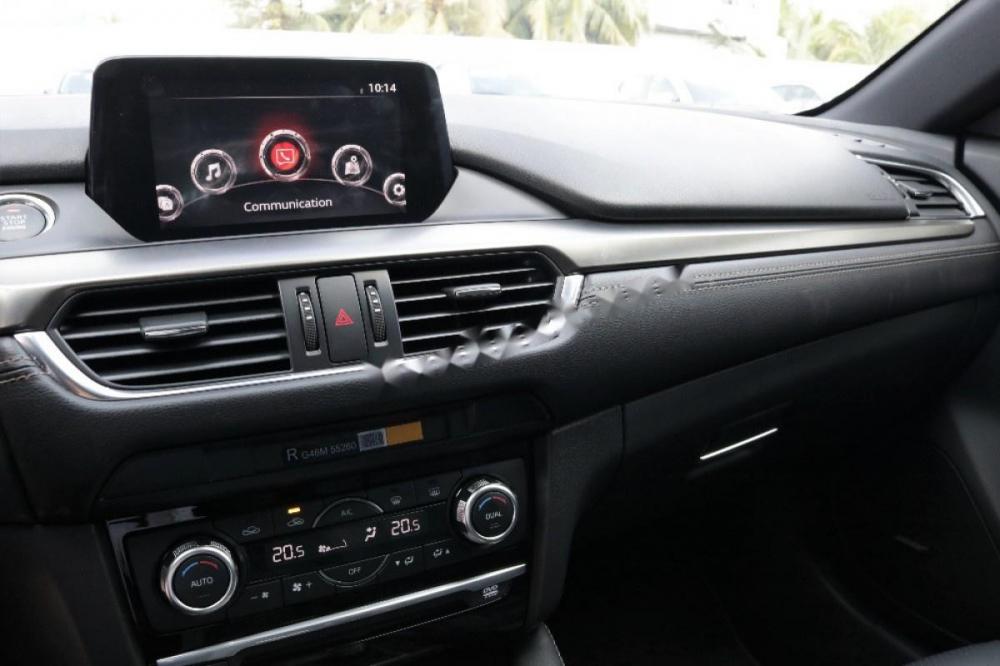Mazda 6 2.5L Premium 2017 - Bán ô tô Mazda 6 2.5L Premium đời 2017, màu bạc