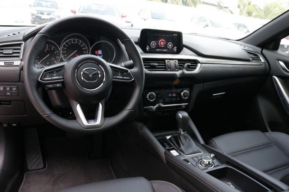 Mazda 6 2.5L Premium 2017 - Bán ô tô Mazda 6 2.5L Premium đời 2017, màu bạc