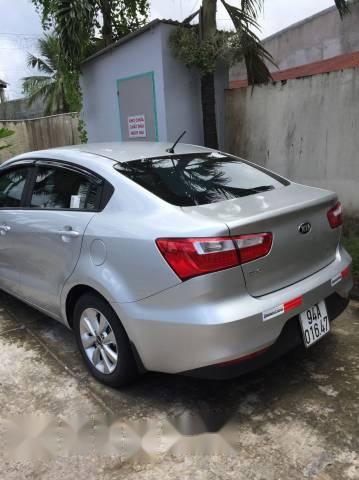 Kia Rio 2015 - Cần bán Kia Rio đời 2015, màu bạc
