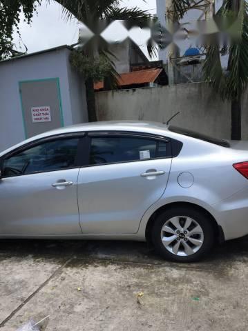 Kia Rio 2015 - Cần bán Kia Rio đời 2015, màu bạc