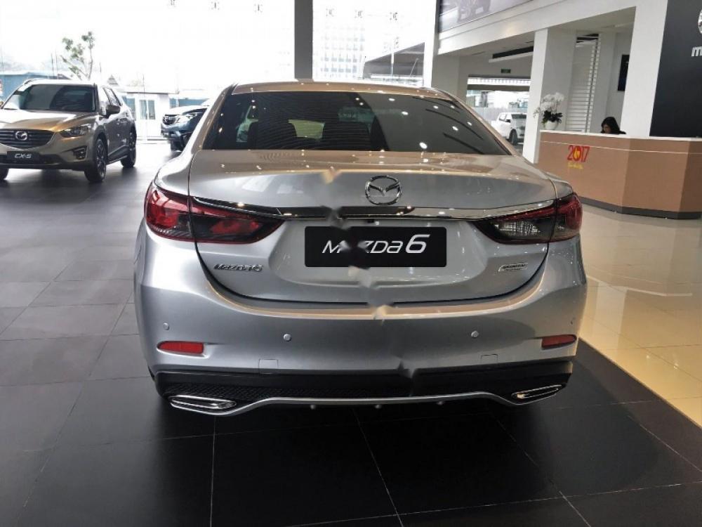 Mazda 6 2.5L Premium 2017 - Bán ô tô Mazda 6 2.5L Premium đời 2017, màu bạc