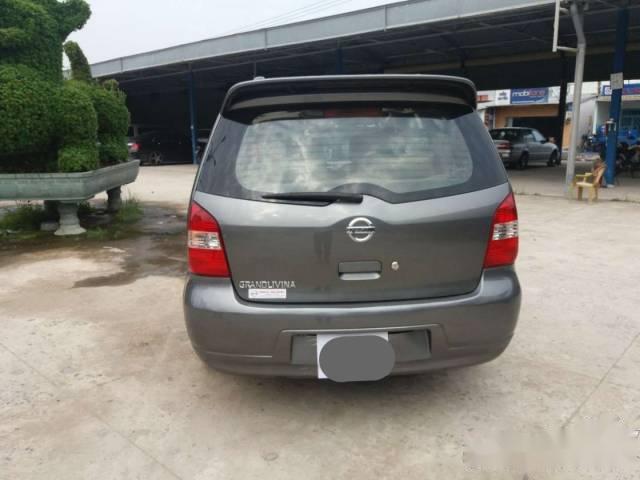 Nissan Grand livina 2011 - Bán Nissan Grand livina đời 2011, màu xám, giá chỉ 369 triệu