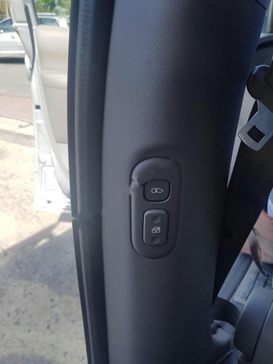 Kia Carnival 2011 - Bán Kia Carnival đời 2011, màu bạc, nhập khẩu nguyên chiếc