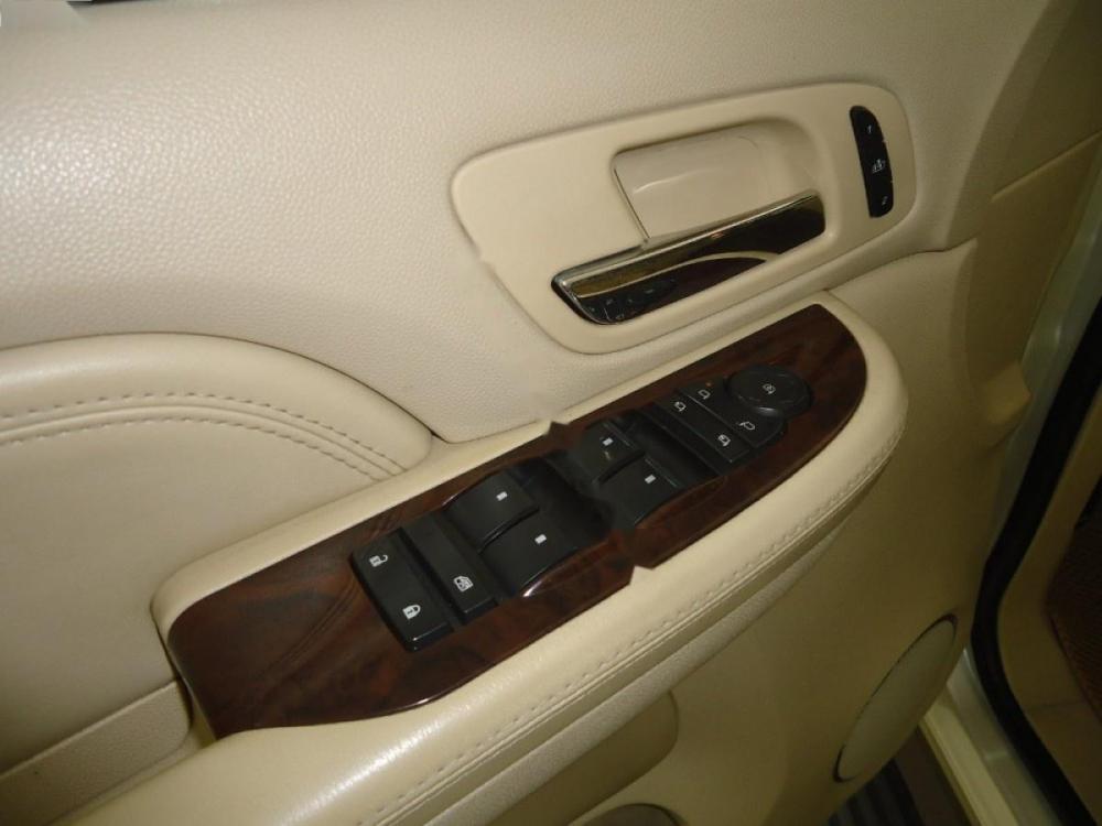 Cadillac Escalade ESV 6.2 V8 2008 - Bán Cadillac Escalade ESV 6.2 V8 năm 2008, màu trắng, xe nhập