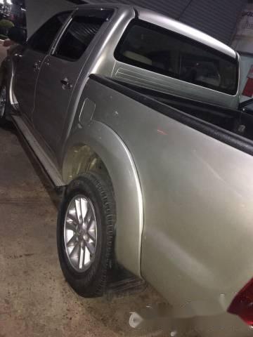 Toyota Hilux  MT 2012 - Cần bán lại xe Toyota Hilux MT năm 2012