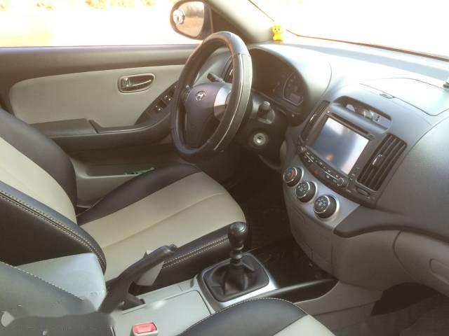 Hyundai Avante   MT  2012 - Cần bán lại xe Hyundai Avante MT đời 2012, màu trắng, 395 triệu