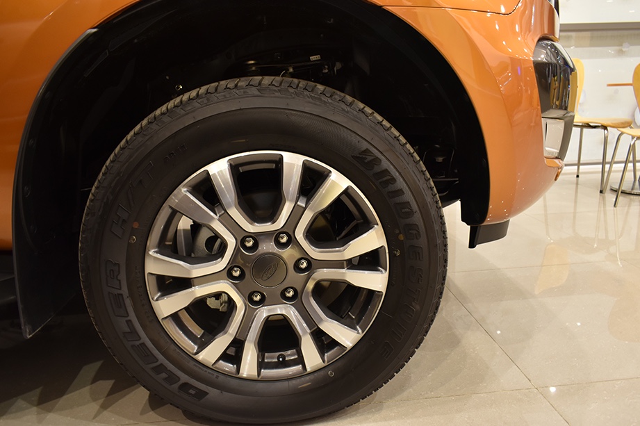 Ford Ranger Wildtrak 2019 - Ranger Wildtrak 2019 đời mới, hỗ trợ vay 80%, lãi suất 0.6% cố định, cam kết giá tốt nhất, LH Lộc: 093.123.8088