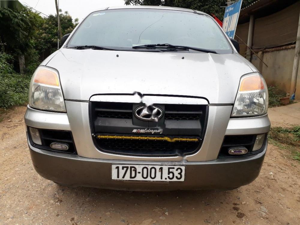 Hyundai Starex Van 2.5 MT 2005 - Cần bán lại xe Hyundai Starex Van 2.5 MT đời 2005, màu bạc, nhập khẩu