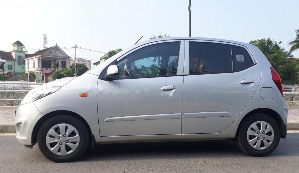 Hyundai i10 2013 - Bán Hyundai i10 năm 2013, màu bạc, nhập khẩu nguyên chiếc chính chủ