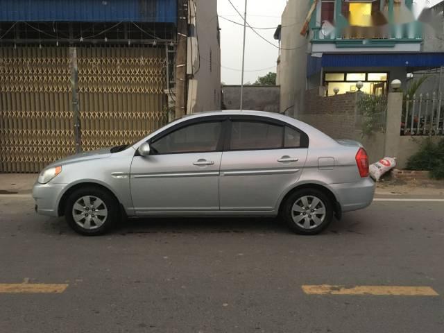Hyundai Verna  MT 2009 - Bán xe Hyundai Verna MT 2009, màu bạc, 199 triệu