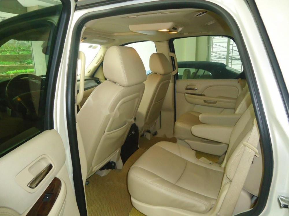 Cadillac Escalade ESV 6.2 V8 2008 - Bán Cadillac Escalade ESV 6.2 V8 năm 2008, màu trắng, xe nhập