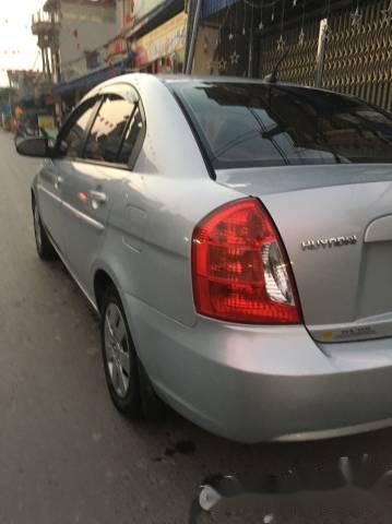 Hyundai Verna  MT 2009 - Bán xe Hyundai Verna MT 2009, màu bạc, 199 triệu