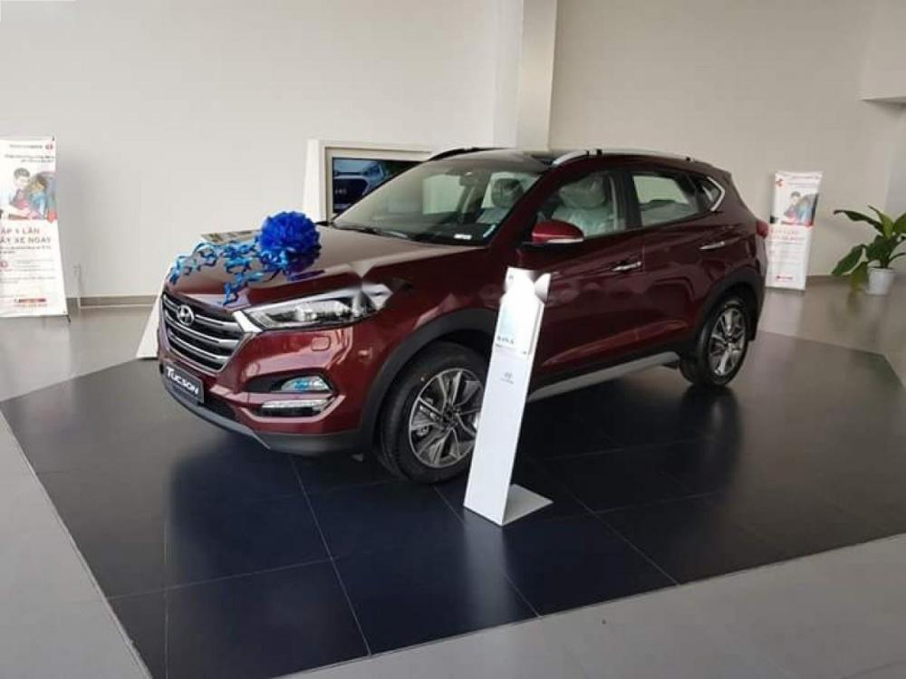 Hyundai Tucson 2.0 AT 2018 - Cần bán Hyundai Tucson 2.0 AT năm sản xuất 2018, màu đỏ