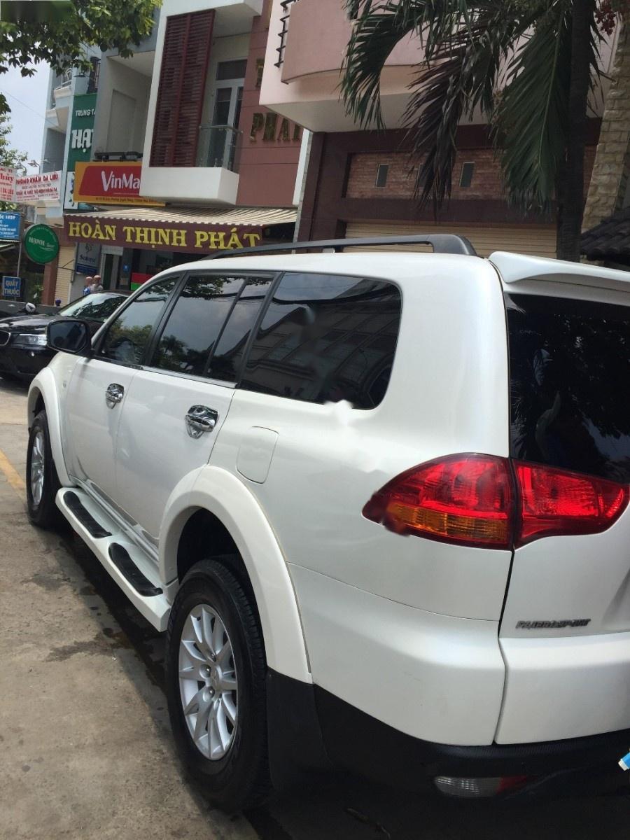 Mitsubishi Pajero Sport 2013 - Cần bán gấp Mitsubishi Pajero Sport sản xuất 2013, màu trắng số tự động giá cạnh tranh