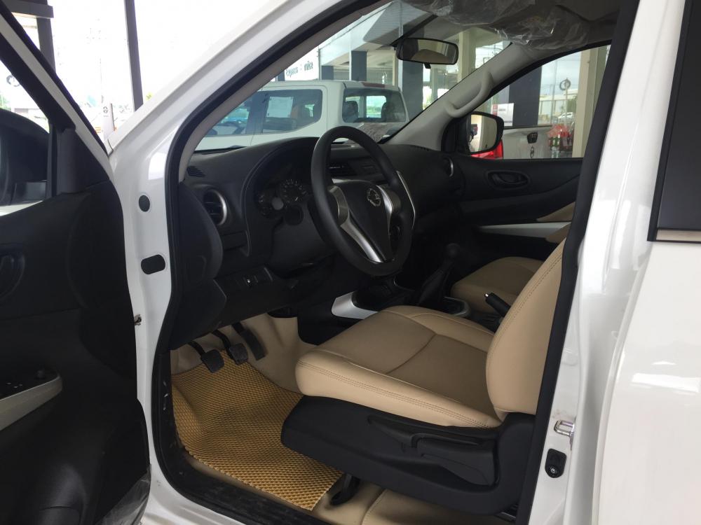 Nissan Navara E 2017 - Cần bán xe Nissan Navara E sản xuất 2017, màu trắng, nhập khẩu nguyên chiếc, giá chỉ 625 triệu