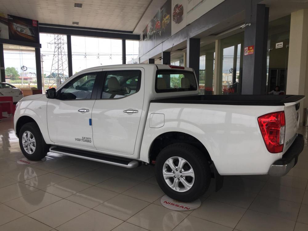 Nissan Navara E 2017 - Cần bán xe Nissan Navara E sản xuất 2017, màu trắng, nhập khẩu nguyên chiếc, giá chỉ 625 triệu