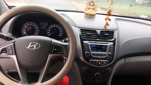 Hyundai Accent  AT  2015 - Bán Hyundai Accent AT năm sản xuất 2015, màu trắng