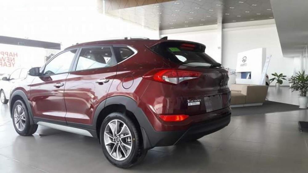 Hyundai Tucson 2.0 AT 2018 - Cần bán Hyundai Tucson 2.0 AT năm sản xuất 2018, màu đỏ