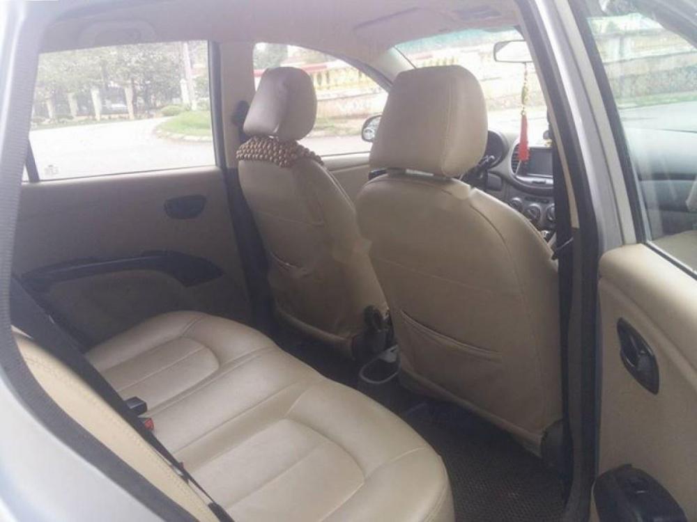 Hyundai i10 2012 - Cần bán gấp Hyundai i10 sản xuất 2012, màu bạc, xe nhập