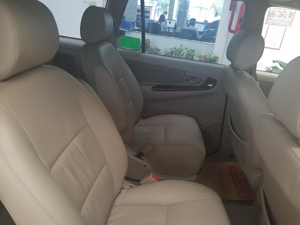 Toyota Innova V 2015 - Bán Toyota Innova bản V cao cấp đời 2015, màu vàng cát