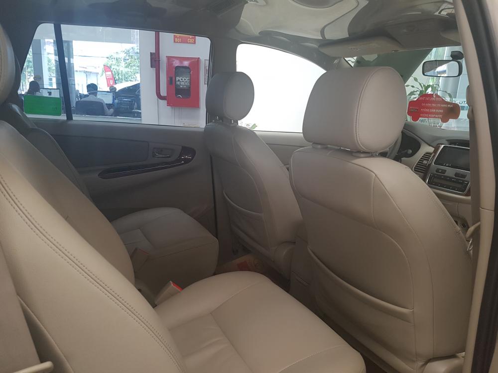Toyota Innova V 2015 - Bán Toyota Innova bản V cao cấp đời 2015, màu vàng cát