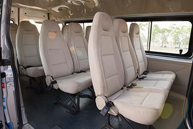 Ford Transit SVP 2018 - Bán xe Ford Transit SVP 2018 mới 100% đủ màu, hỗ trợ ngân hàng, đăng ký, bảo hiểm, giao xe nhanh