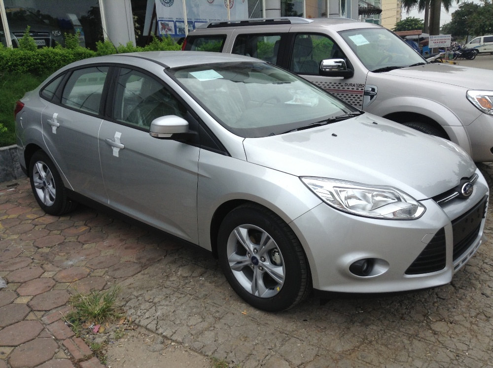 Ford Focus 1.5 ecoboost 2018 - Nam Định Ford Bán Focus 1.5 Ecoboost, 555 triệu hỗ trợ trả góp 80%, lh 0974286009