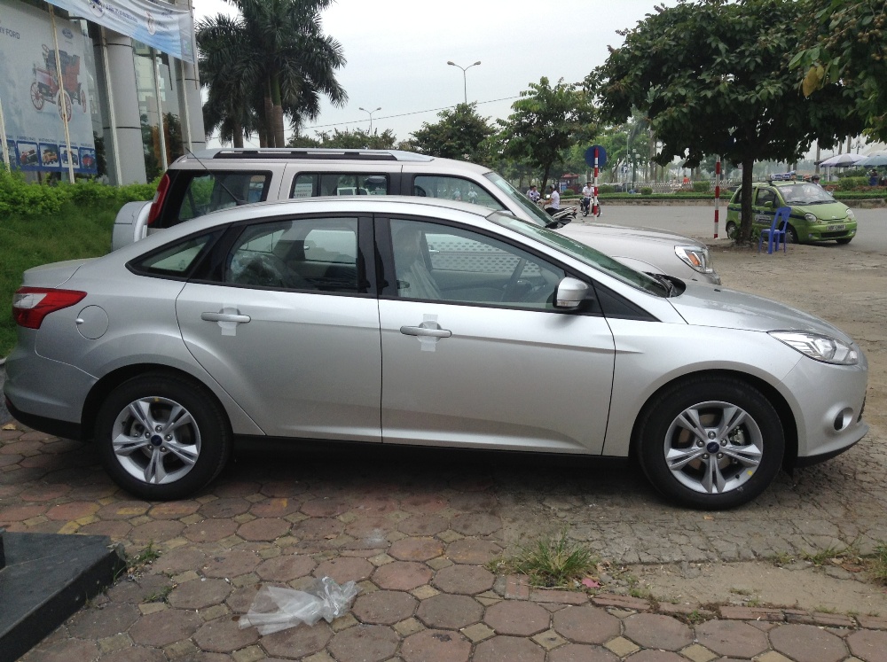 Ford Focus 1.5 ecoboost 2018 - Nam Định Ford Bán Focus 1.5 Ecoboost, 555 triệu hỗ trợ trả góp 80%, lh 0974286009