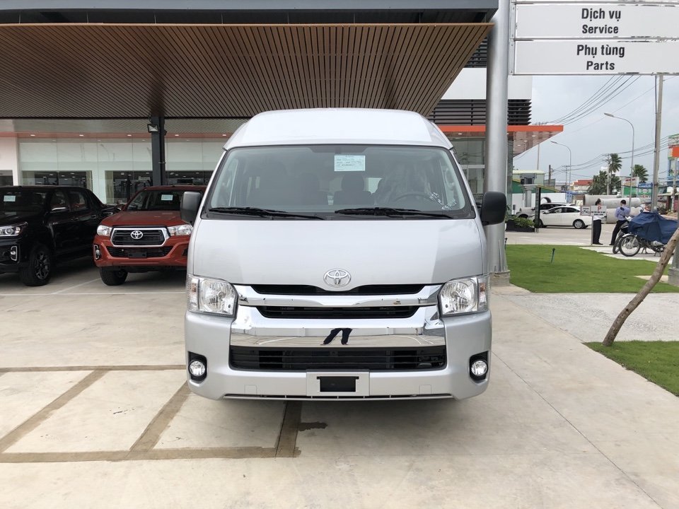 Toyota Hiace Diesel 2018 - Toyota Vũng Tàu bán Hiace Diesel 2018, 15 chỗ, màu bạc, nhập khẩu