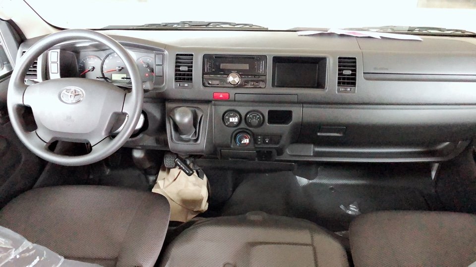 Toyota Hiace Diesel 2018 - Toyota Vũng Tàu bán Hiace Diesel 2018, 15 chỗ, màu bạc, nhập khẩu