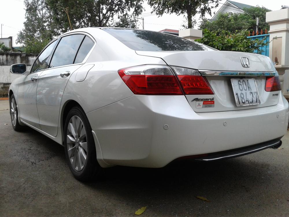 Honda Accord 2.4AT 2014 - Bán ô tô Honda Accord 2.4AT sản xuất 2014, màu trắng, xe nhập, giá cạnh tranh