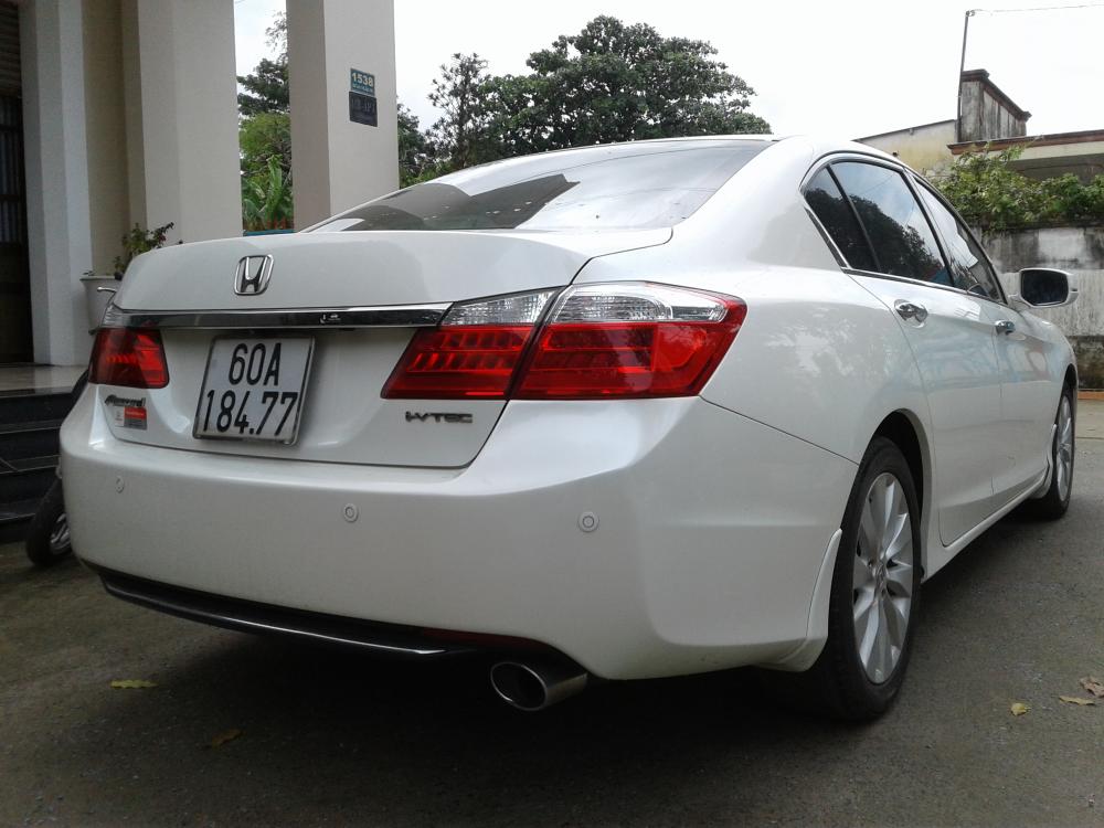 Honda Accord 2.4AT 2014 - Bán ô tô Honda Accord 2.4AT sản xuất 2014, màu trắng, xe nhập, giá cạnh tranh