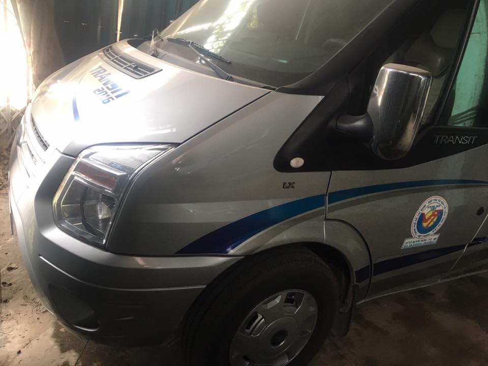 Ford Transit Medium 2016 - Bán xe Ford Transit 2016, số sàn, màu bạc