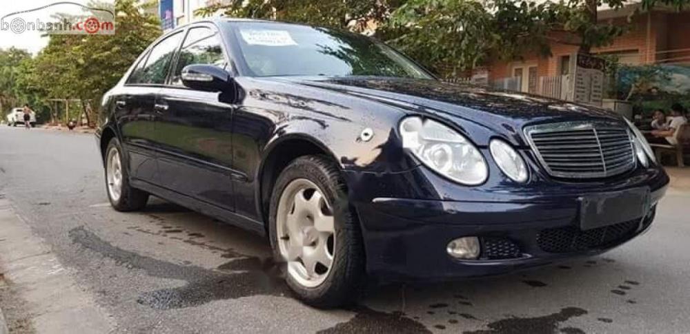 Mercedes-Benz E class E240 2004 - Cần bán xe Mercedes E240 năm sản xuất 2004, màu đen, xe nhập, giá chỉ 328 triệu