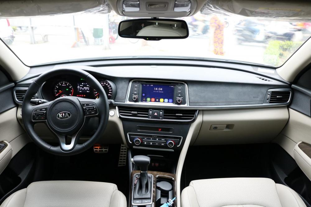 Kia Optima AT 2018 - Quận Bình Thanh bán Kia Optima giá chỉ 789tr, màu đen sang trọng