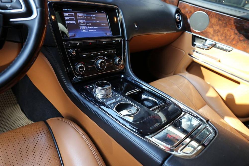 Jaguar XJL 5.0 Supercharger 2010 - Jaguar XJL 5.0 Supercharger đời 2010, màu đen, xe nhập