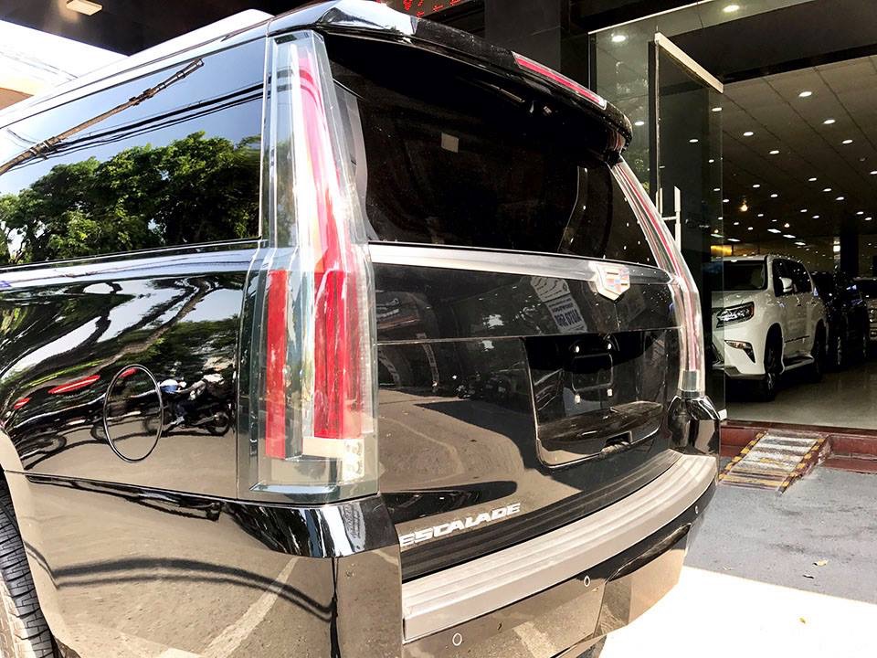Cadillac Escalade ESV Platinium 2016 - Cadillac Escalade ESV Platinium đời 2016, màu đen, nhập khẩu