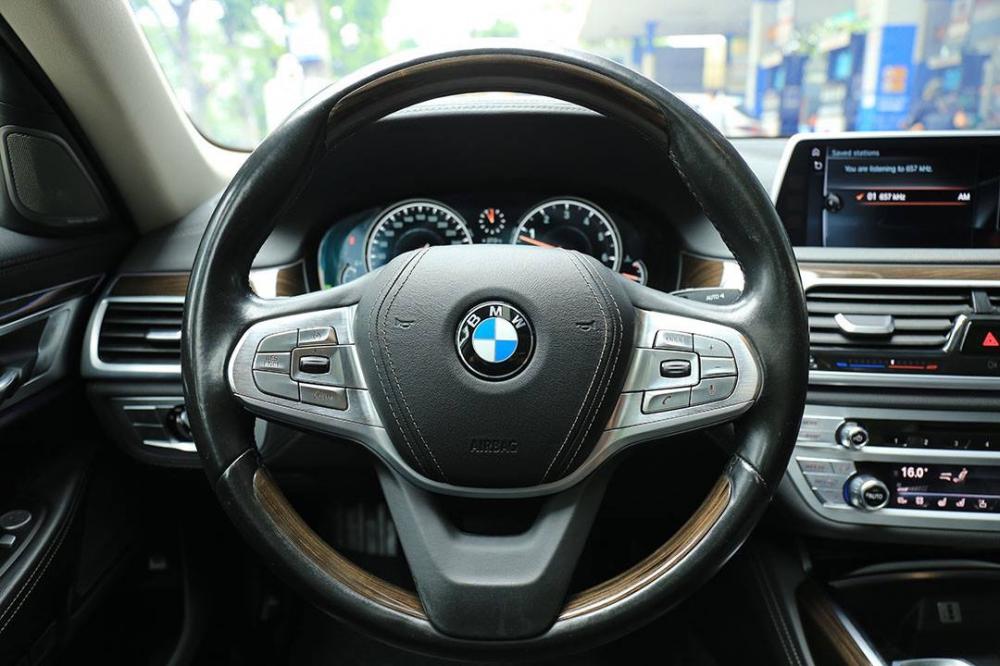 BMW 7 Series 740i 2015 - BMW 7 Series 740i đời 2016, màu đen, nhập khẩu