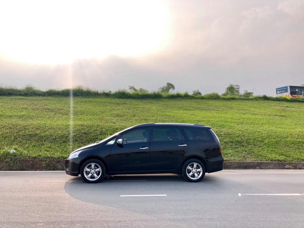 Mitsubishi Grandis Limited 2.4MIVEC 2010 - Mitsubishi Grandis Limited 2.4MIVEC đời 2010, màu đen, đi ít giá tốt