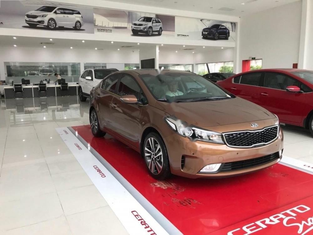 Kia Cerato 1.6 AT 2018 - Cần bán xe Kia Cerato 1.6 AT sản xuất 2018, màu nâu, giá chỉ 589 triệu
