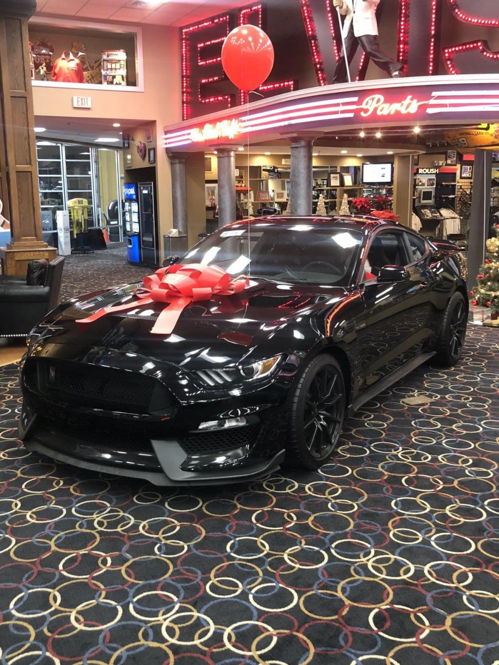 Ford Mustang Shelby GT 350 2018 - Bán xe Ford Mustang Shelby GT 350 năm sản xuất 2018, màu đen, xe nhập