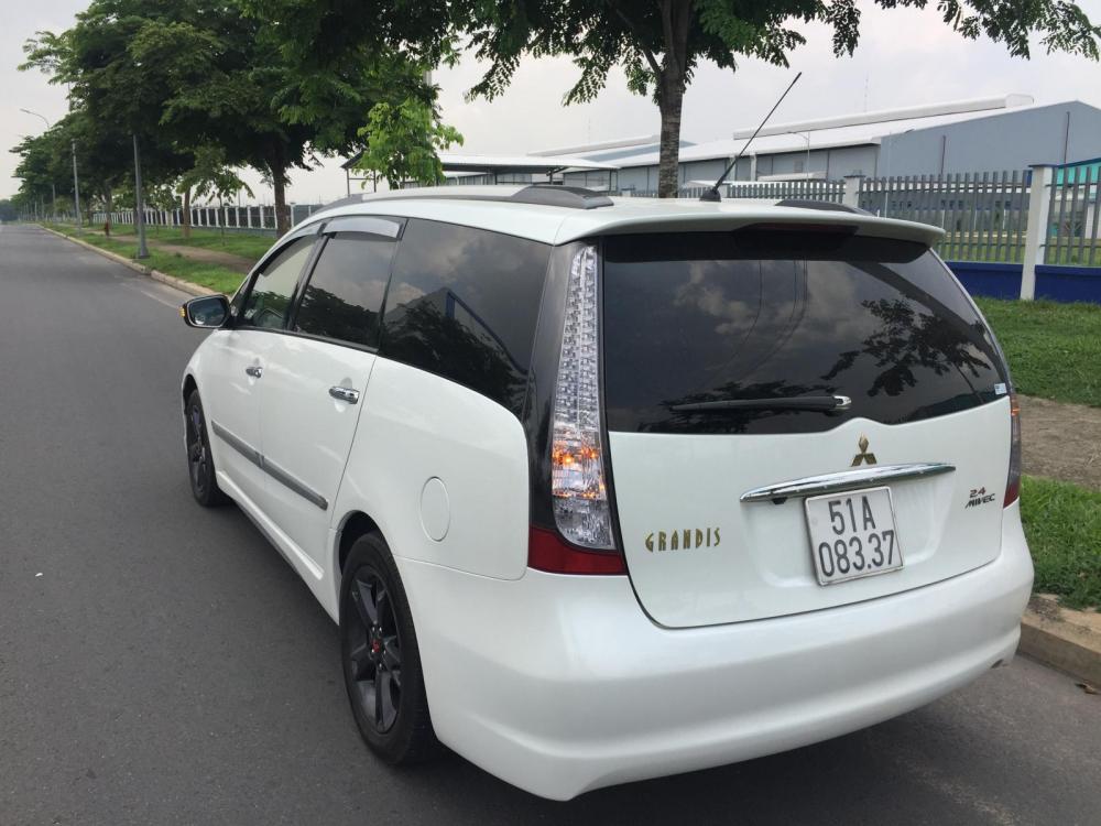 Mitsubishi Grandis 2.4 Mivec 2011 - Bán xe Mitsubishi Grandis 2.4 Mivec năm sản xuất 2011, màu trắng