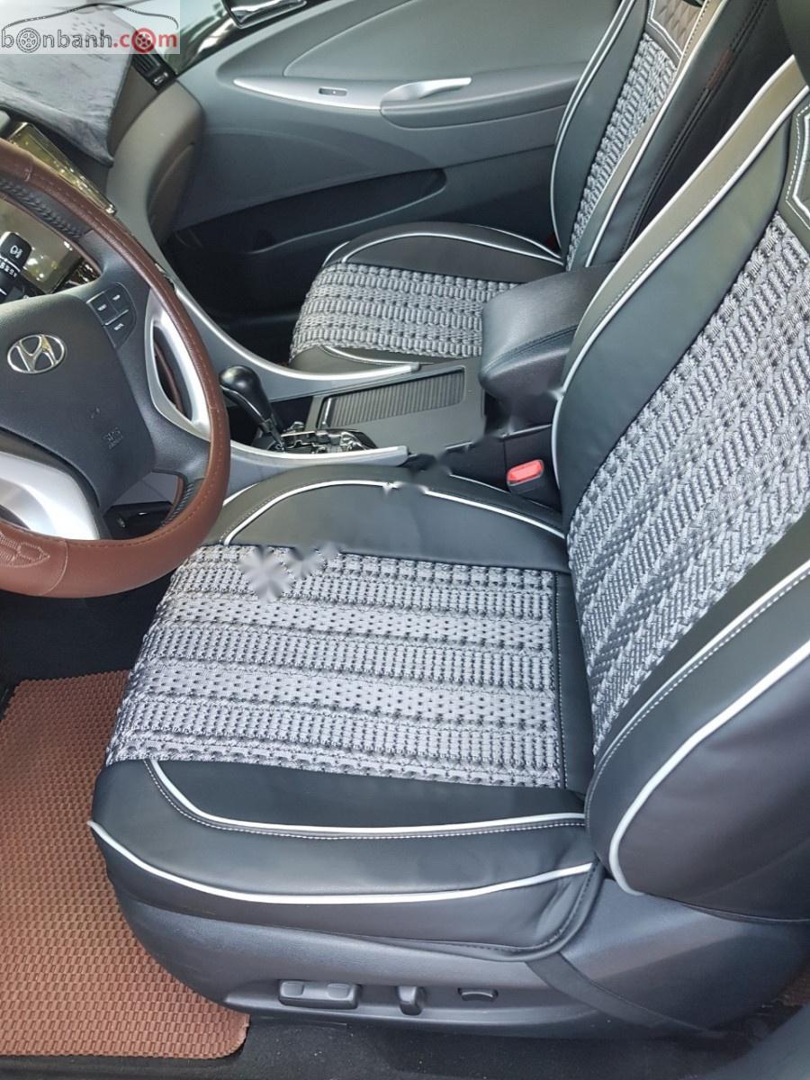 Hyundai Sonata 2.0 AT 2013 - Bán Hyundai Sonata 2.0 AT đời 2013, màu trắng, xe nhập, số tự động 