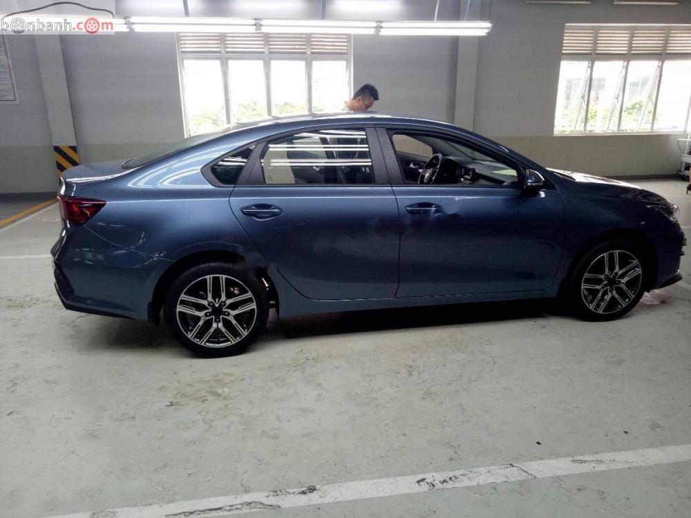Kia Cerato MT 2018 - Bán Kia Cerato MT năm 2018, màu xanh lam