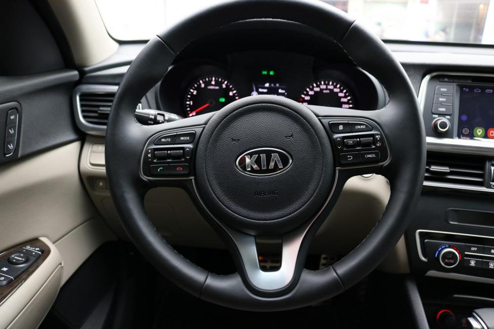 Kia Optima AT 2018 - Quận Bình Thanh bán Kia Optima giá chỉ 789tr, màu đen sang trọng